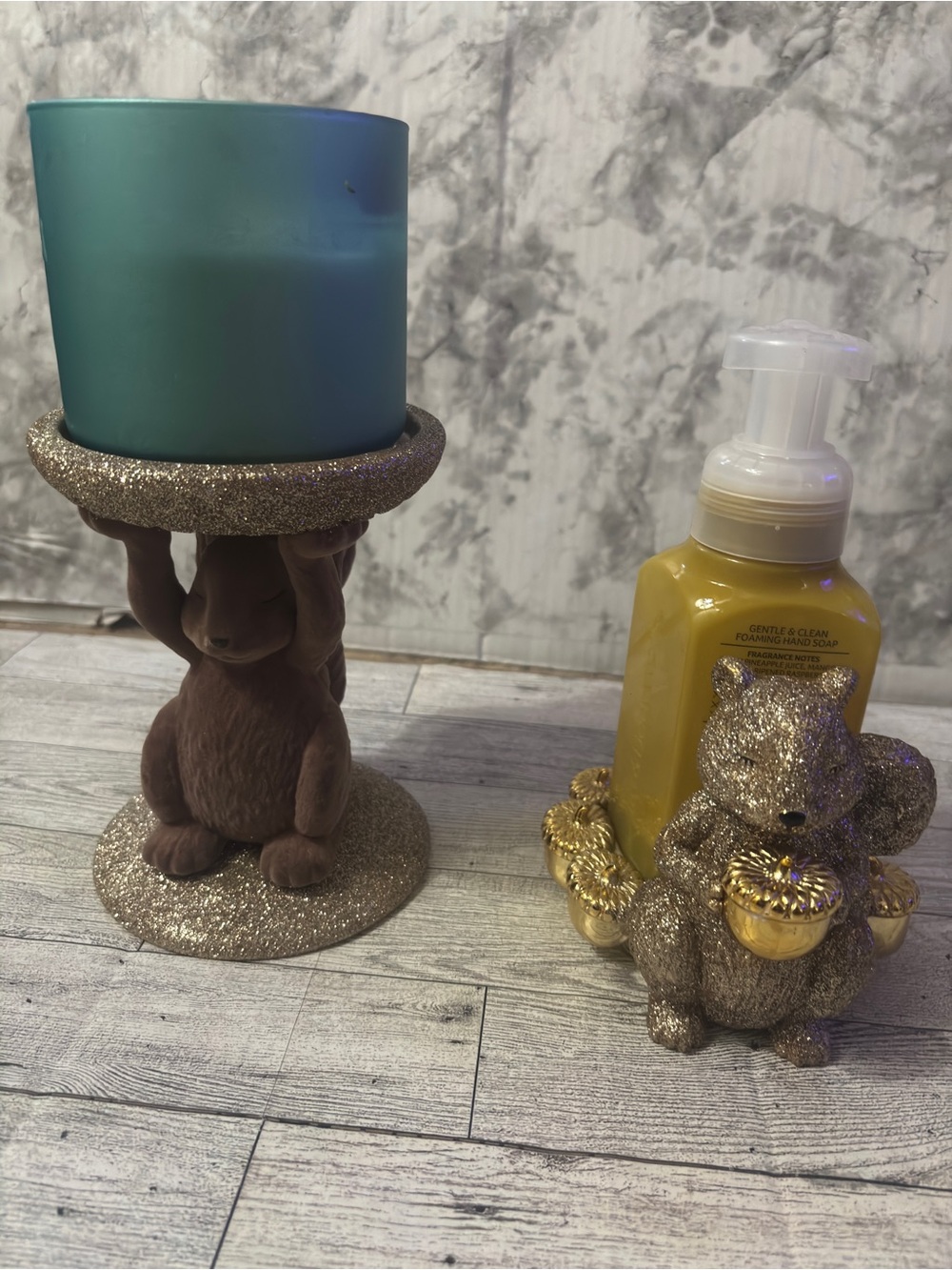 Bath & body Works 3 wick candle holder n soap dispenser with glitter squirrel